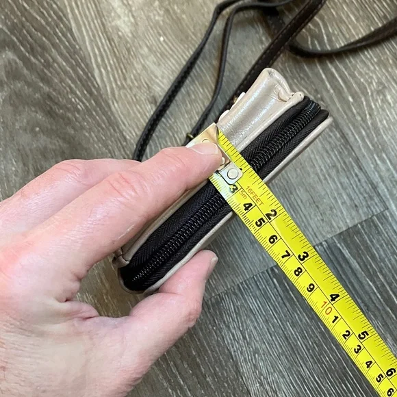 Chala Daisy Crossbody Cell Phone Case Wallet - Picture 16 of 16